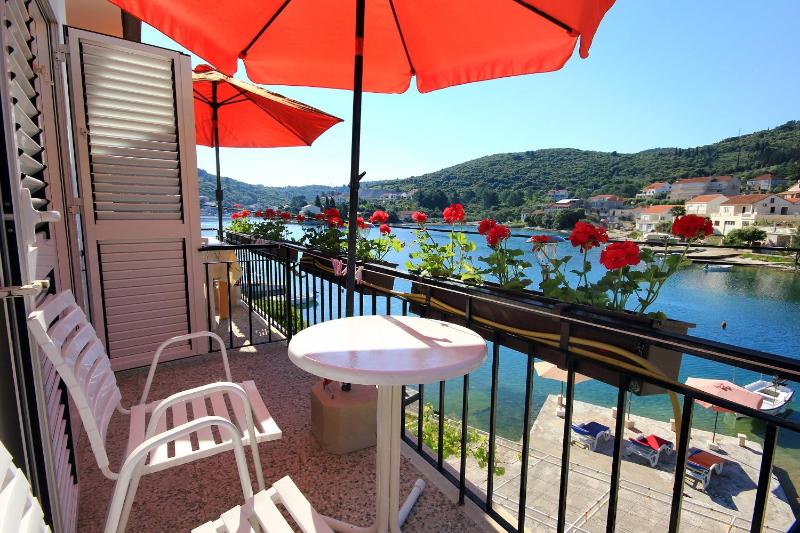 Two-Bedroom Apartment with Terrace and Sea View image 4