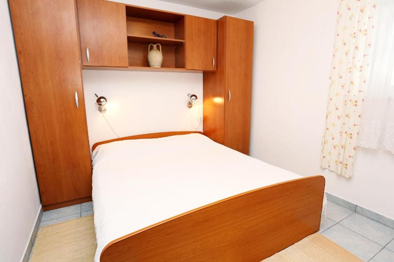 Two-Bedroom Apartment with Terrace and Sea View image 1
