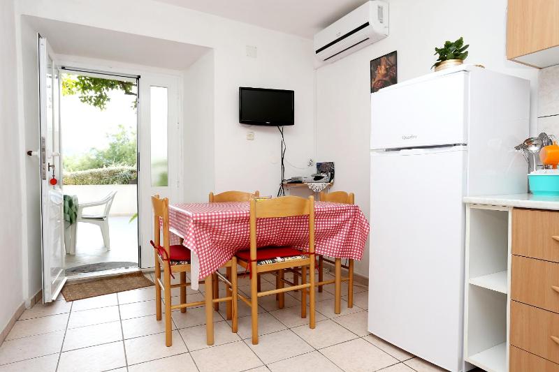 Two-Bedroom Apartment with Terrace and Sea View image 4