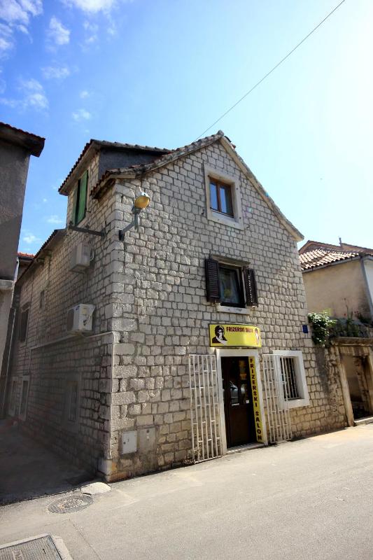 Apartments by the sea Kastel Stafilic Kastela - 10264 - image 16