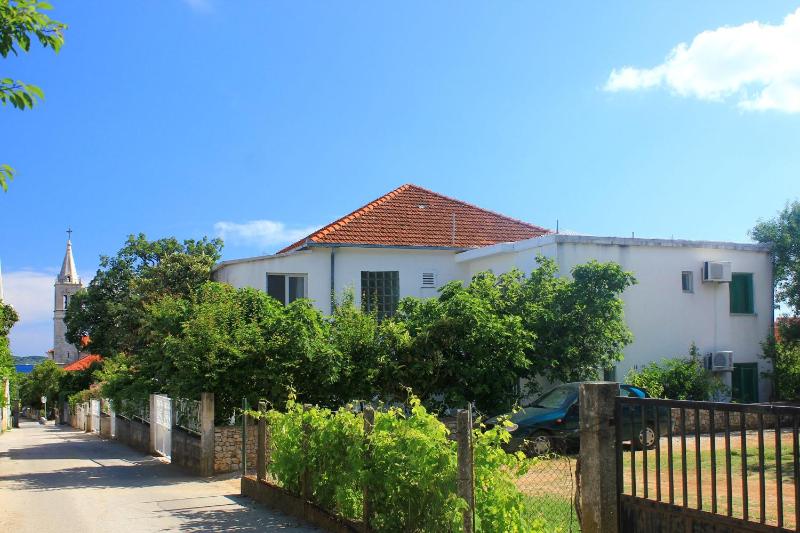 Apartments with parking space Orebic Peljesac - 10093 - image 1