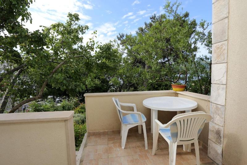 One-Bedroom Apartment with Terrace image 3