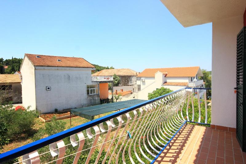 Two-Bedroom Apartment with Balcony and Sea View image 4