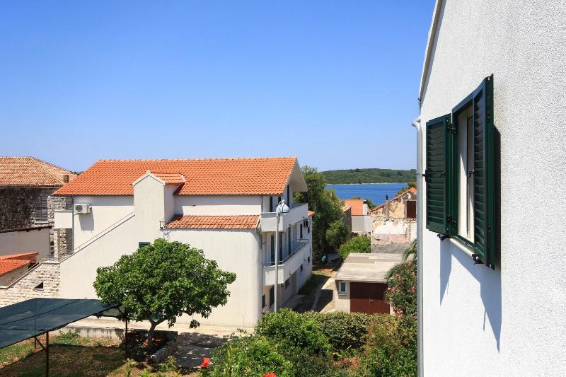 Two-Bedroom Apartment with Balcony and Sea View image 3