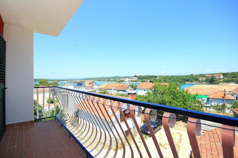 Two-Bedroom Apartment with Balcony and Sea View image 4