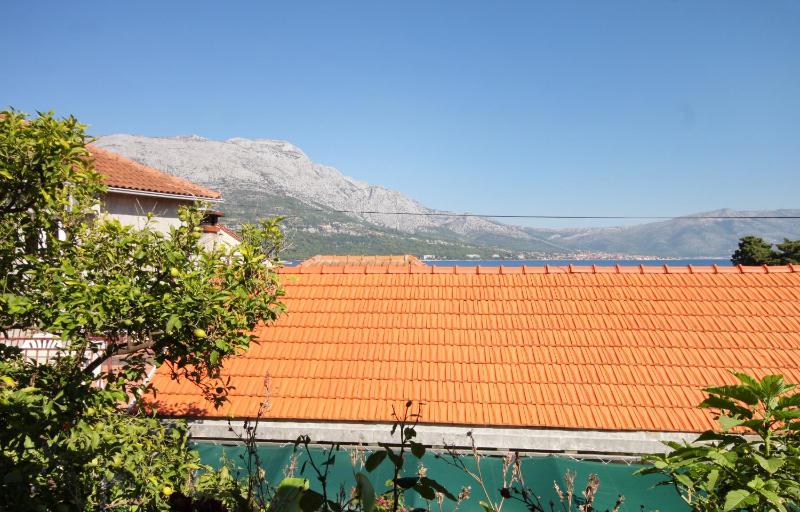 One-Bedroom Apartment with Terrace and Sea View image 2