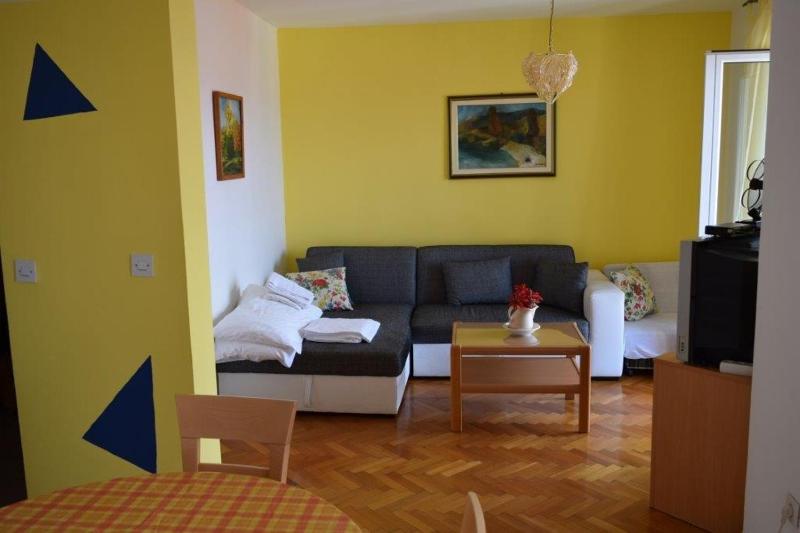 Two-Bedroom Apartment with Balcony and Sea View image 1