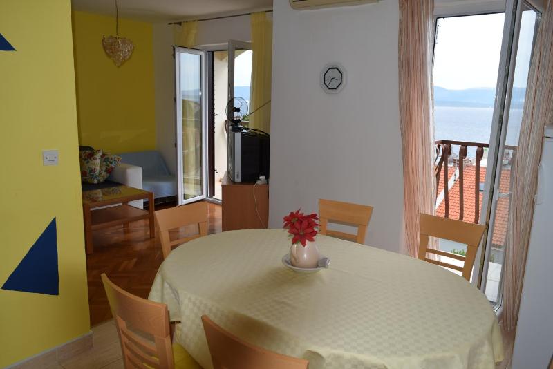 Two-Bedroom Apartment with Balcony and Sea View image 3