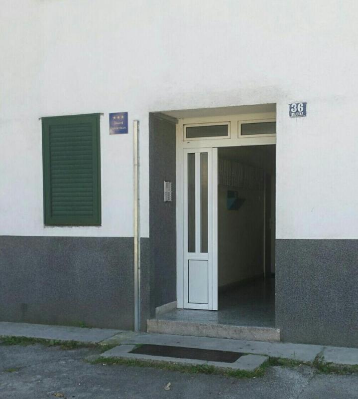 Apartments with a parking space Split - 11726 - image 1