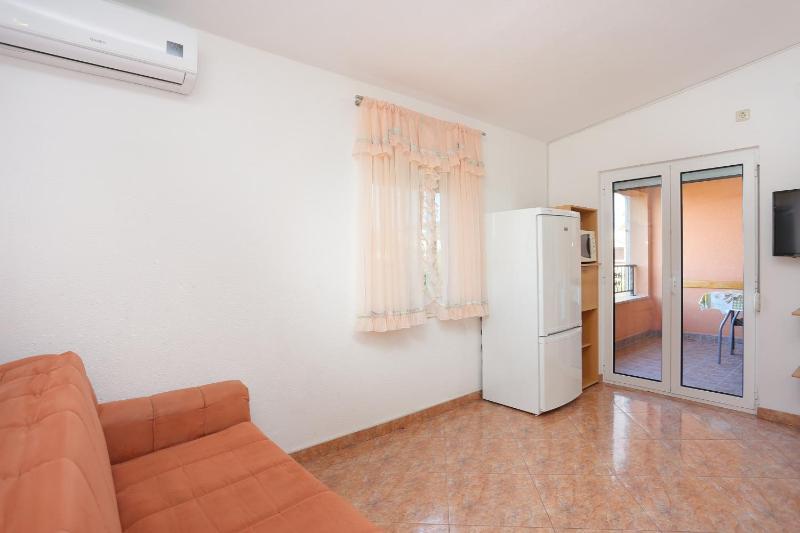 Two-Bedroom Apartment with Terrace and Sea View image 1