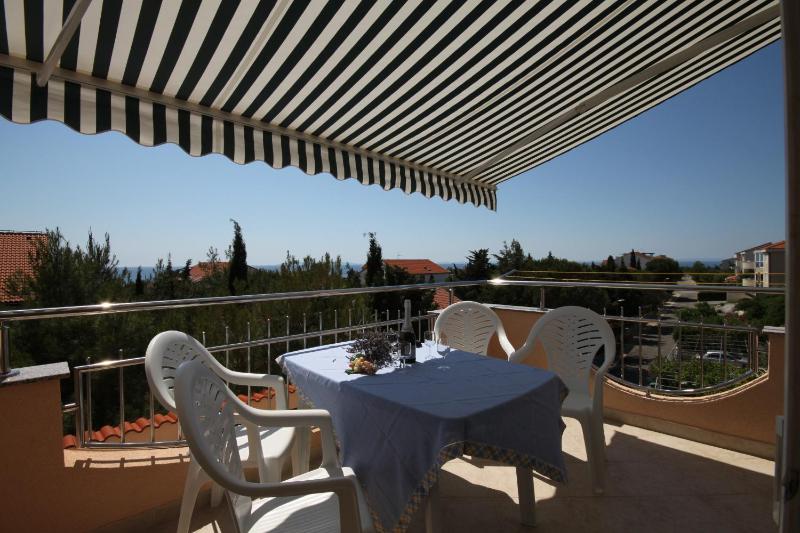 Apartments by the sea Novalja Pag - 9683 - image 2