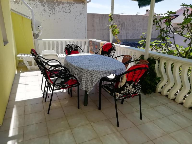 Three-Bedroom Apartment with Terrace image 4