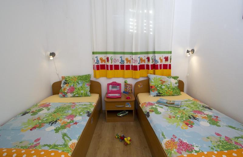 Apartments by the sea Brela Makarska - 11821 - image 11