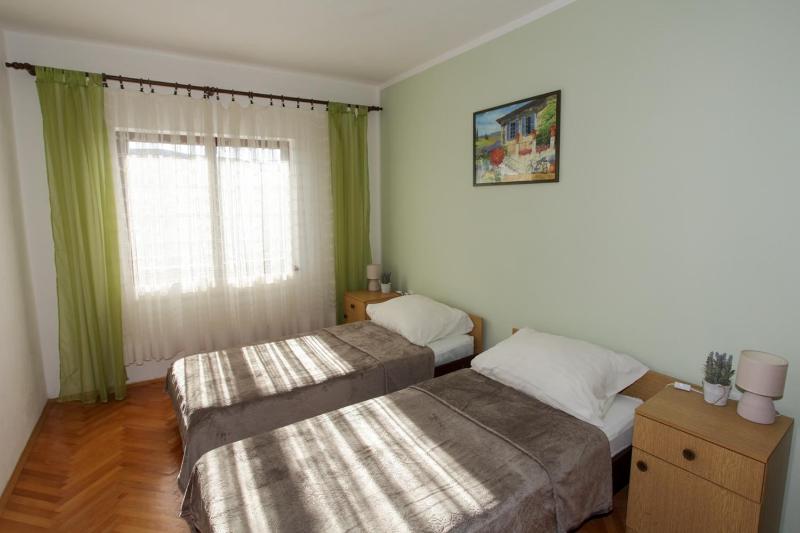 Apartments with parking space Pag - 12035 - image 4