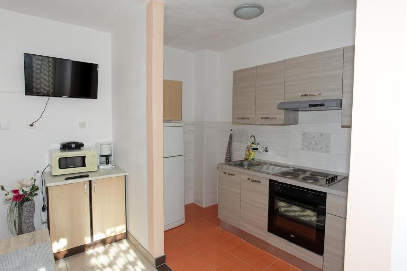 Apartments with parking space Pag - 12035 - image 3