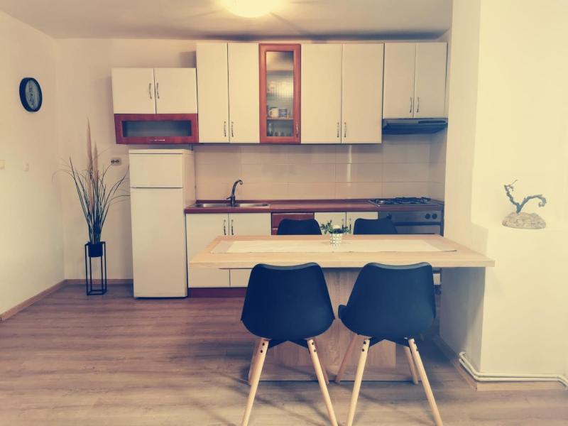 One-Bedroom Apartment with Terrace and Sea View image 4