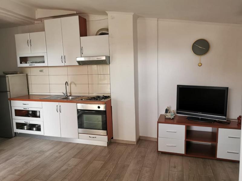 One-Bedroom Apartment with Terrace and Sea View image 4