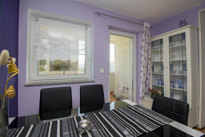 Two-Bedroom Apartment with Balcony and Sea View image 3