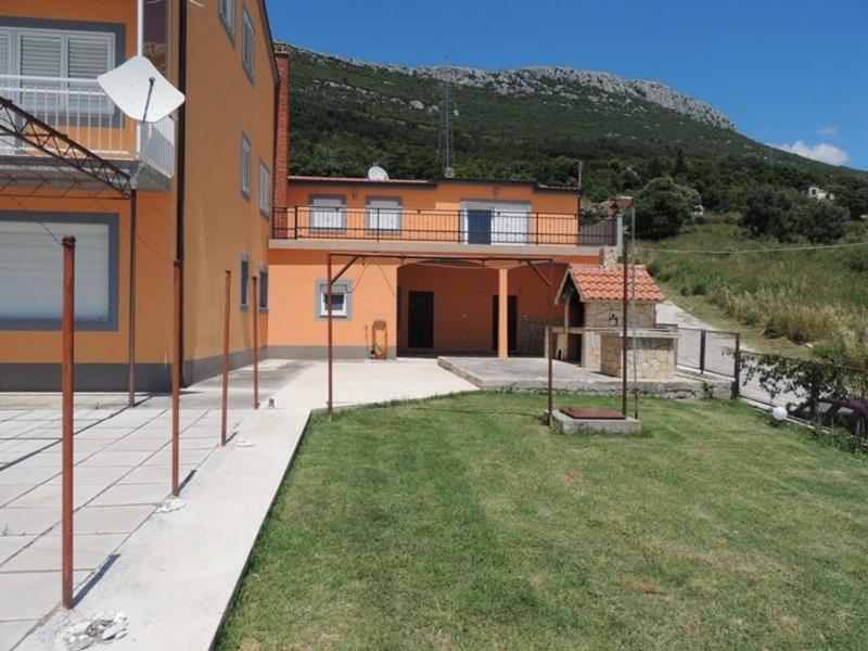 Apartments with parking space Kastel Stari Kastela - 12104 - image 3