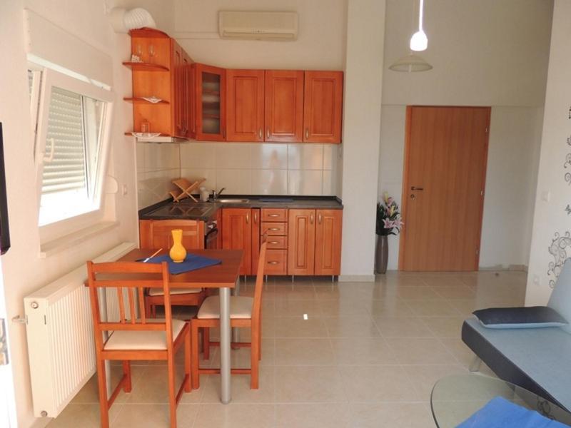 Apartments with parking space Kastel Stari Kastela - 12104 - image 12