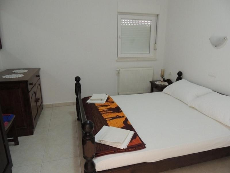 Apartments with parking space Kastel Stari Kastela - 12104 - image 8