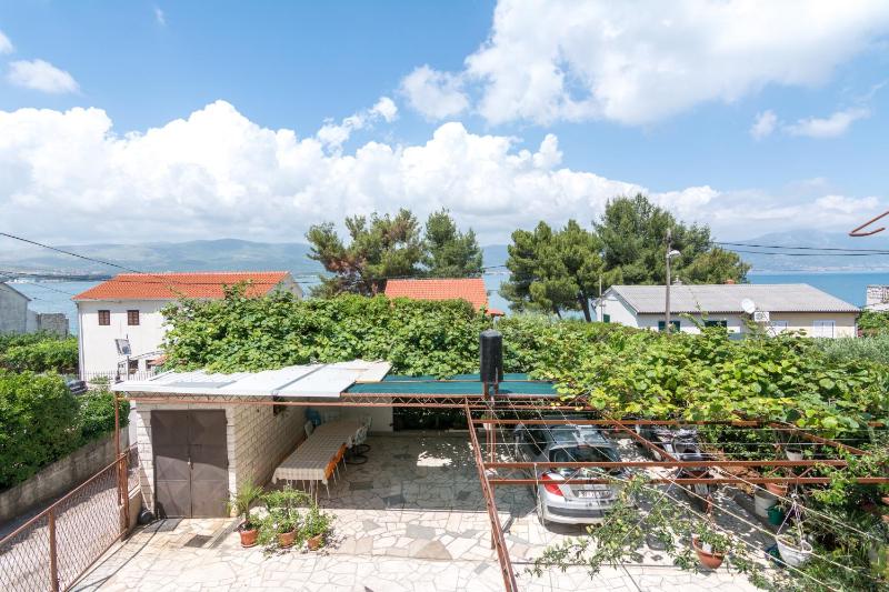 Two-Bedroom Apartment with Balcony and Sea View image 2