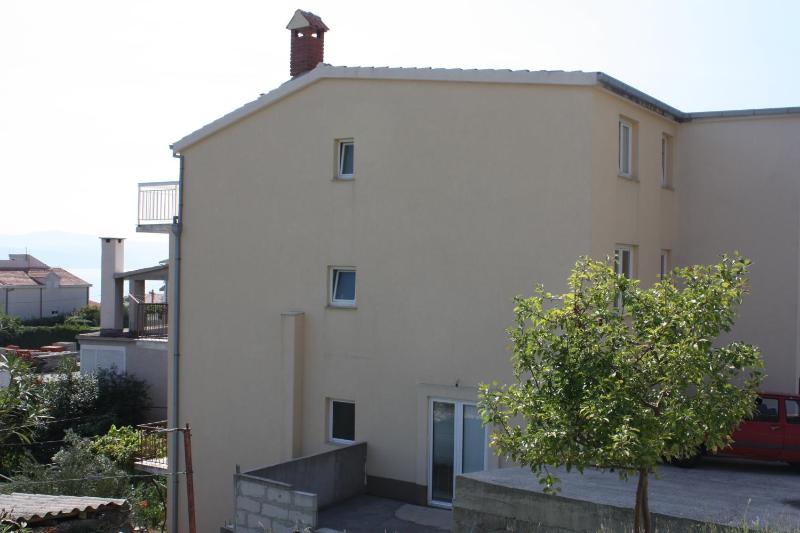 Apartments with a parking space Stanici Omis - 12158 - image 3