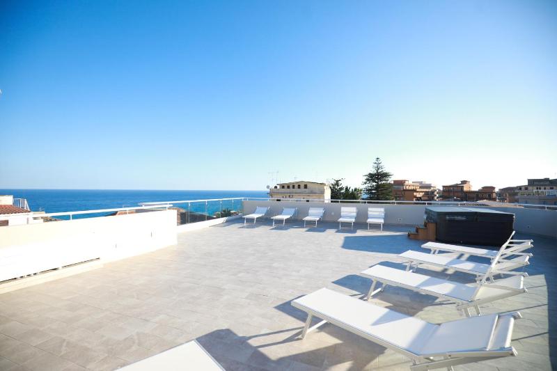 SOLMARIS TROPEA City Center - Rooms & Suites - Private Parking - image 43