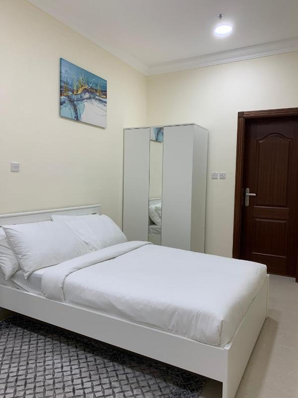 Chelsea Gardens Apartment - image 14