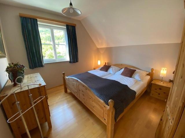 One-Bedroom Apartment image 2