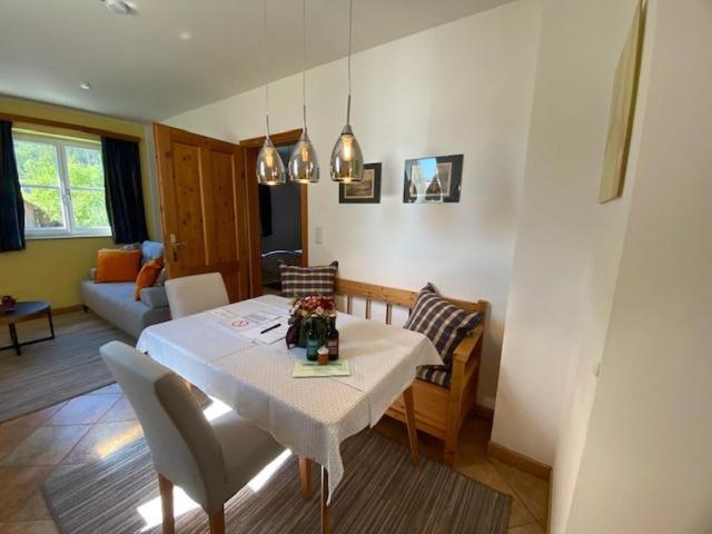 One-Bedroom Apartment image 3