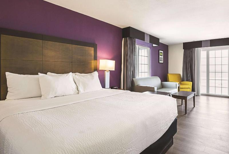 Wingate by Wyndham Galveston Beachfront at the Seawall - image 6