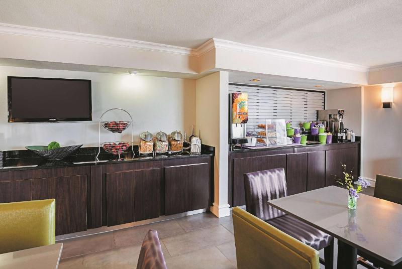 Wingate by Wyndham Galveston Beachfront at the Seawall - image 18