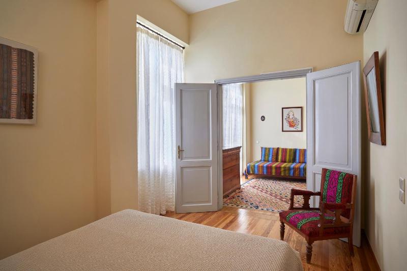 Standard Suite image 3