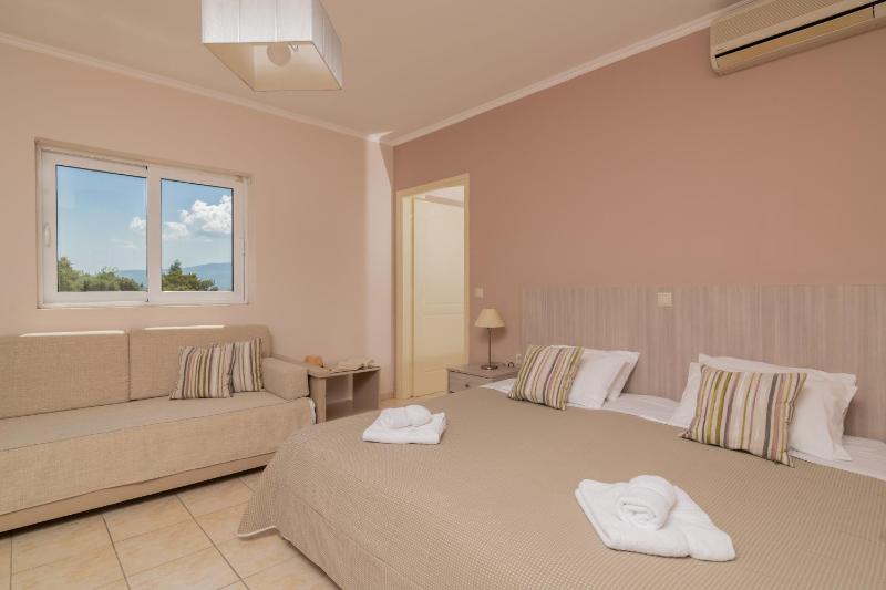 Family Room image 1