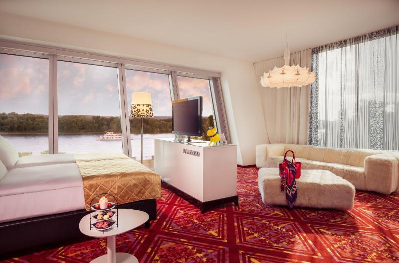 Diva Suite image 1