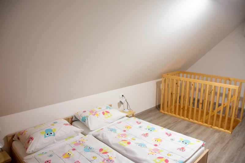 One-Bedroom Apartment image 2