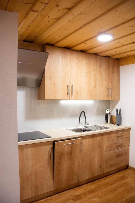 One-Bedroom Apartment image 3
