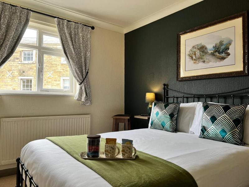 Standard Double Room image 2