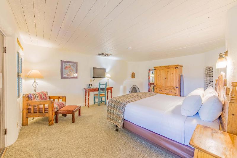 King Room image 3