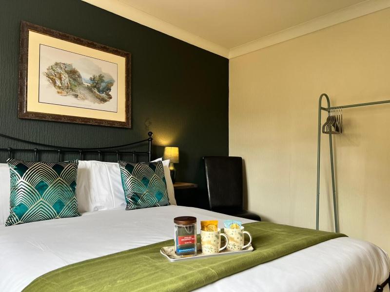 Standard Double Room image 3