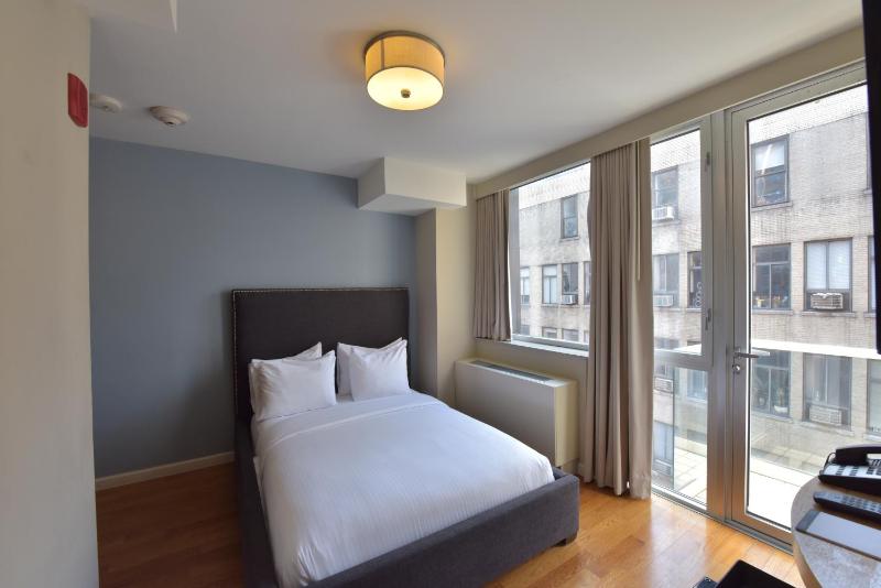Premium Suite with Two Double Beds with Balcony image 4