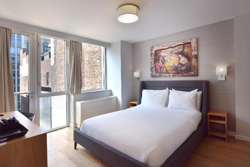 Premium Suite with Two Double Beds with Balcony image 3