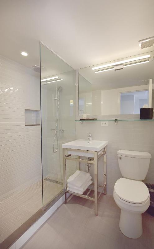 Premium Suite with Two Double Beds with Balcony image 2