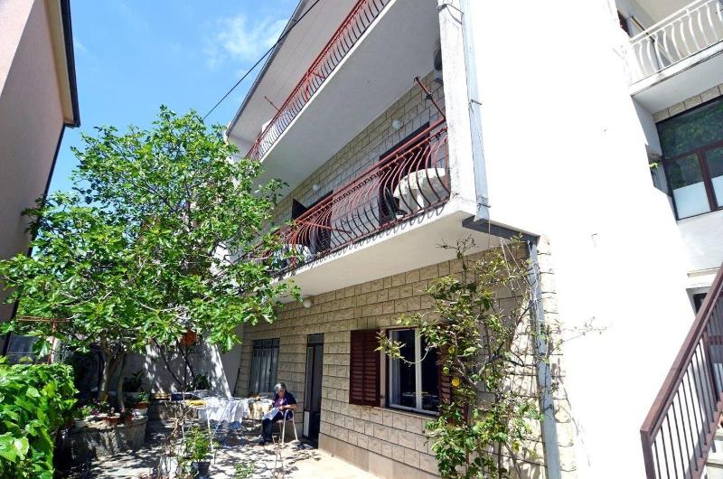 Apartments with parking space Makarska - 12211 - image 21