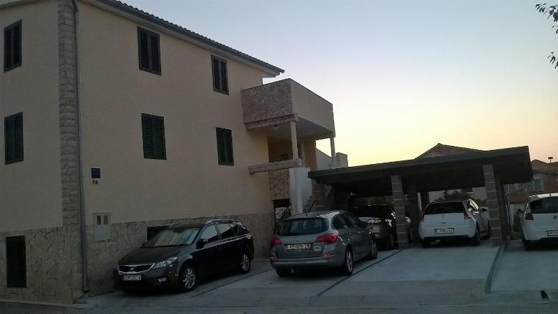 Apartments with a parking space Murter - 12299 - image 11