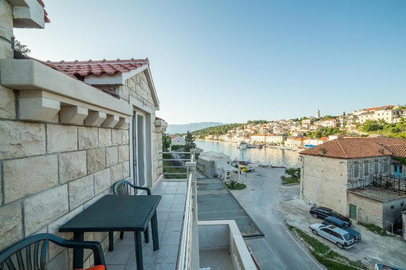 Two-Bedroom Apartment with Terrace and Sea View image 2