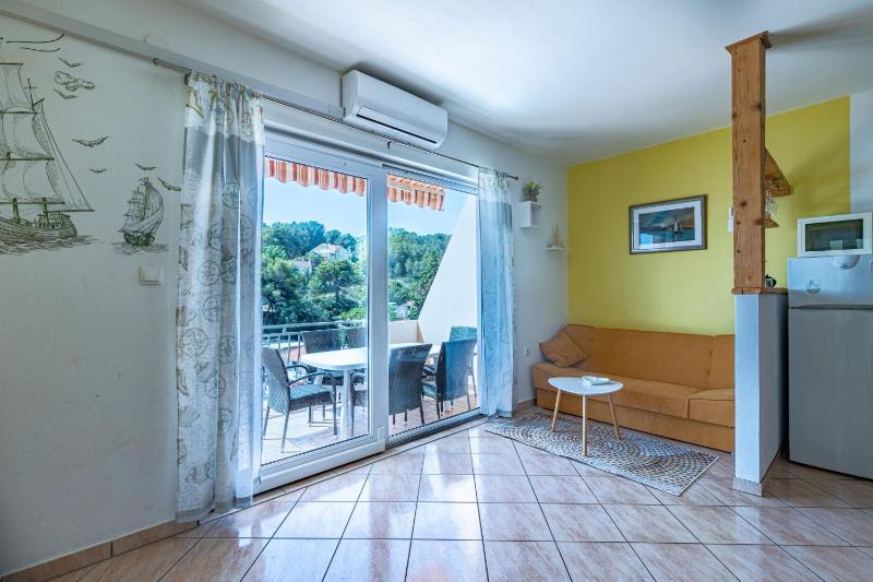 Two-Bedroom Apartment with Terrace and Sea View image 1