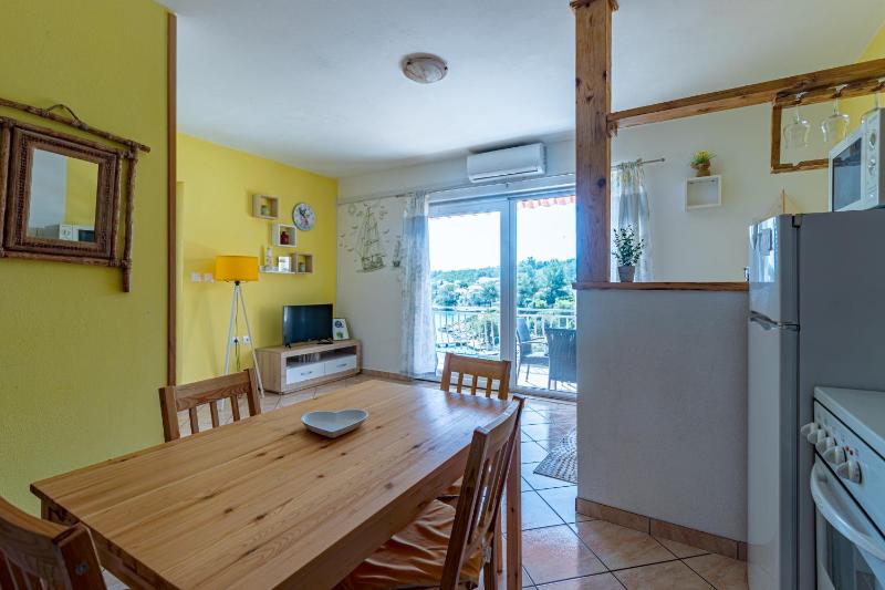 Two-Bedroom Apartment with Terrace and Sea View image 4