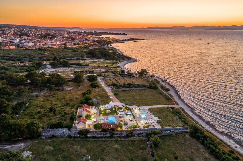 Seaside luxury villa with a swimming pool Supetar Brac - 12371 - image 34